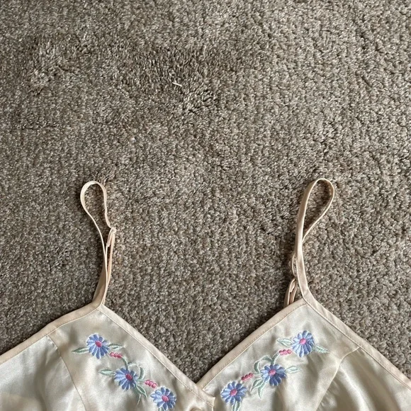 Elegant Cream Embroidered Satin Cami Top Floral Embroidered Vintage Fairy Grunge - Picture 3 of 10